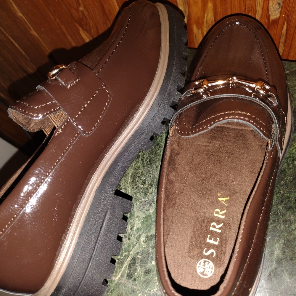 Shoes - Picture 4 of 8